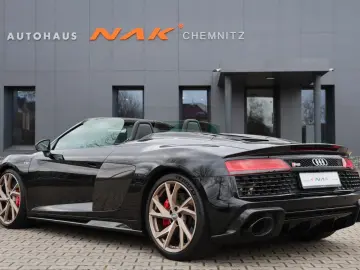 AUDI R8 Spyder V10 qua. performance Carbon UVP  242k€