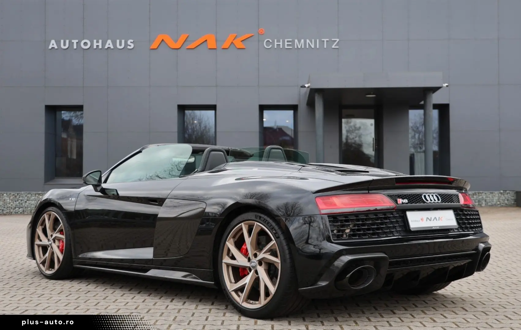 AUDI R8 Spyder V10 qua. performance Carbon UVP  242k€