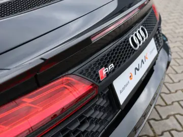 AUDI R8 Spyder V10 qua. performance Carbon UVP  242k€