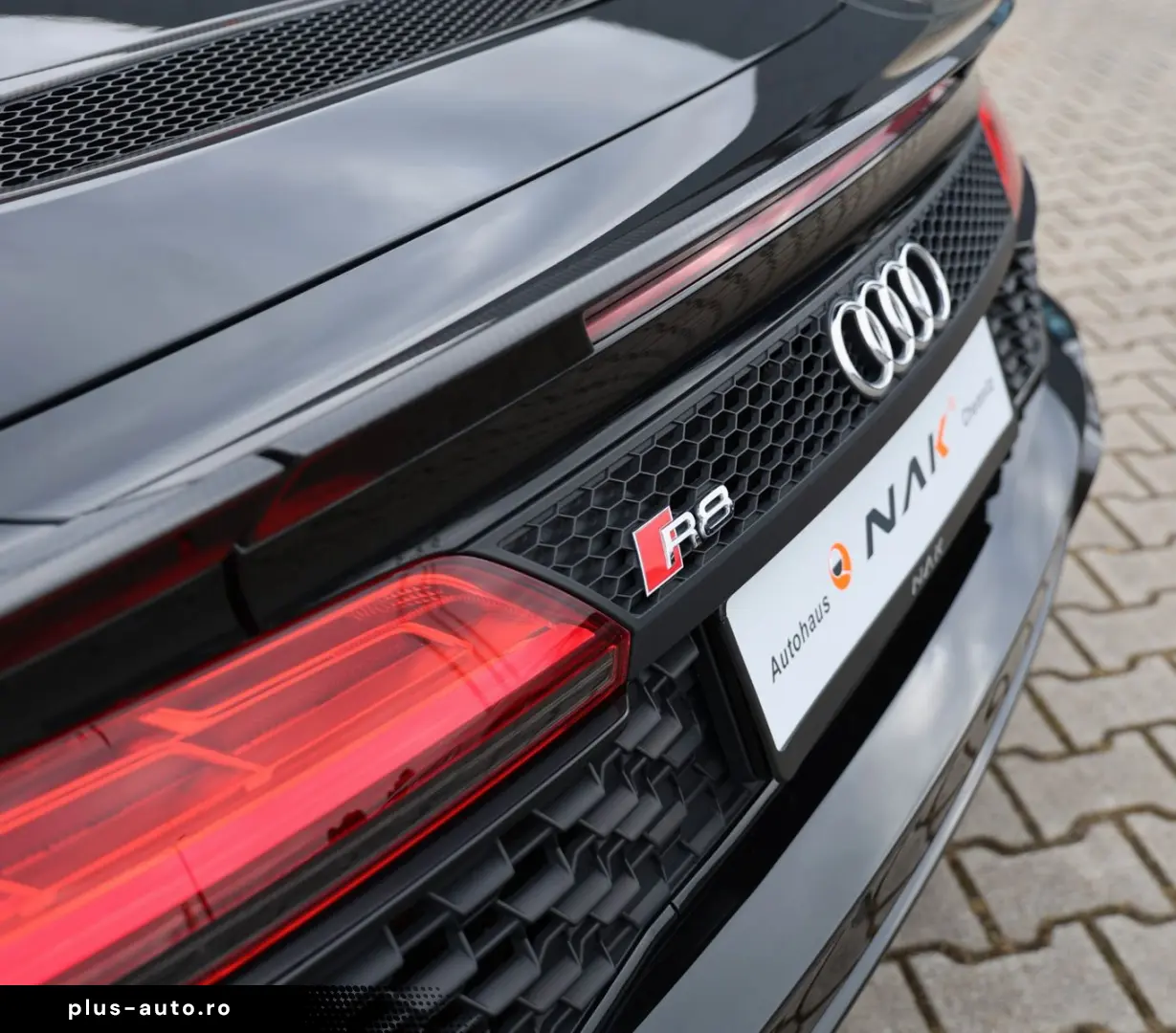 AUDI R8 Spyder V10 qua. performance Carbon UVP  242k€