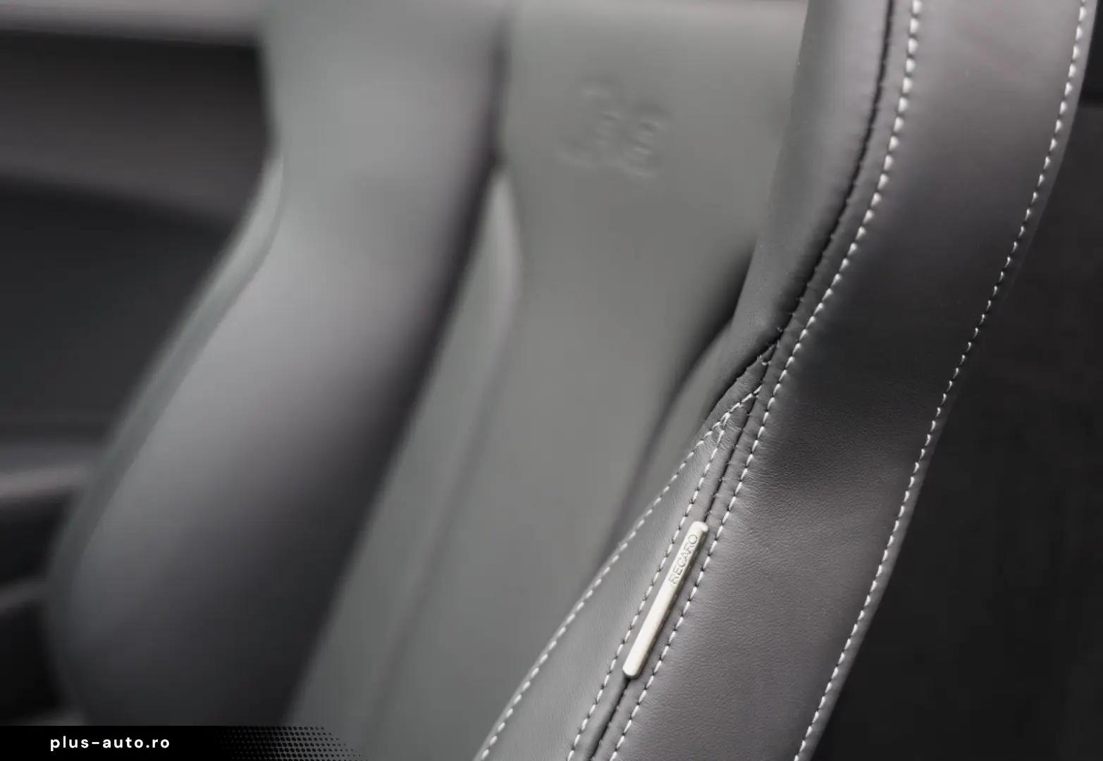 AUDI R8 Spyder V10 qua. performance Carbon UVP  242k€