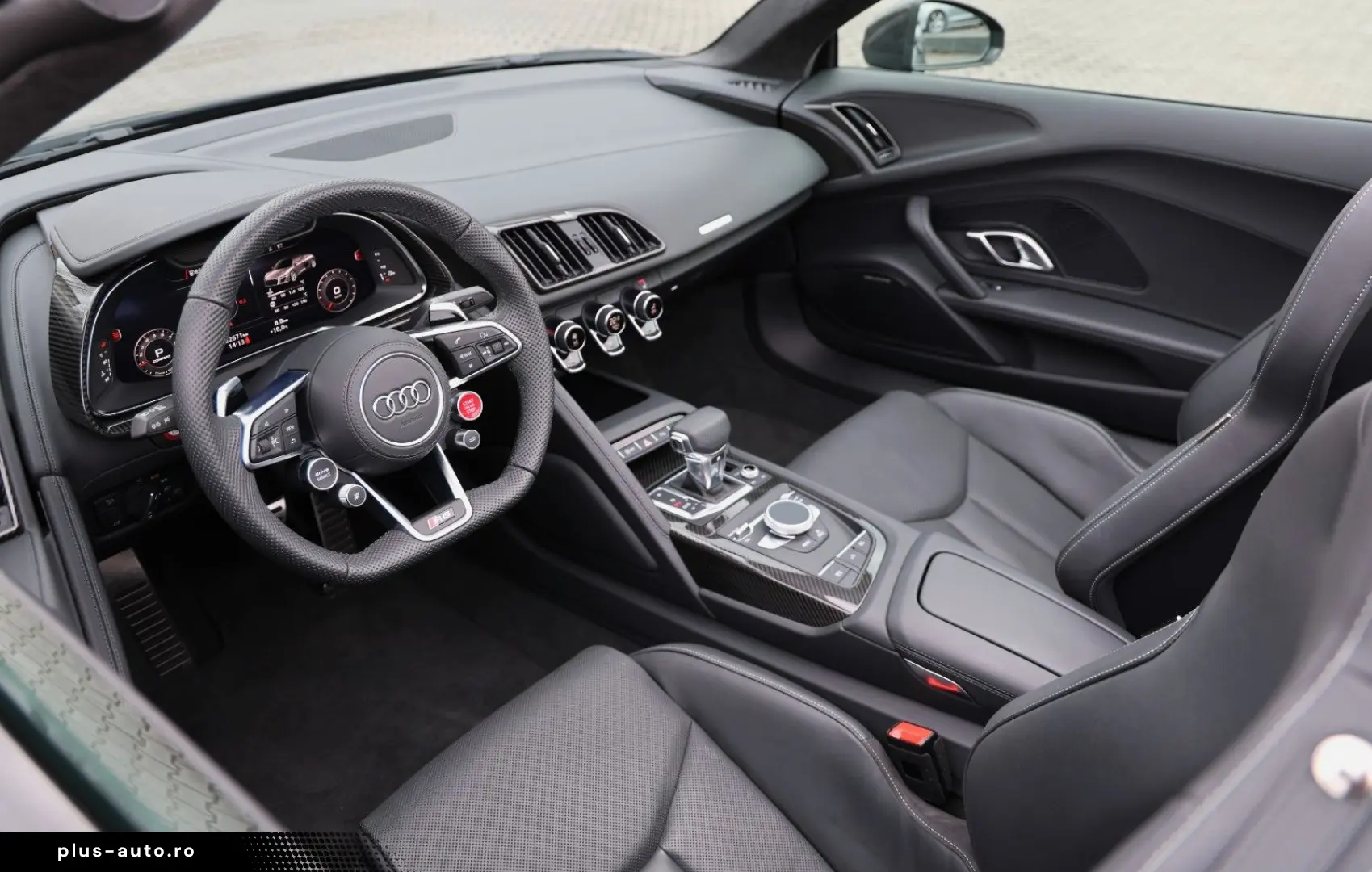 AUDI R8 Spyder V10 qua. performance Carbon UVP  242k€