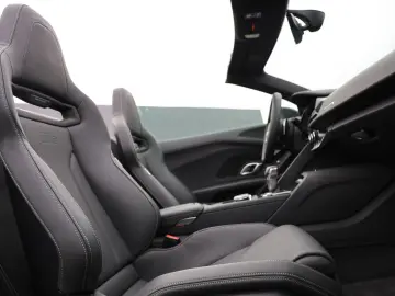 AUDI R8 Spyder V10 qua. performance Carbon UVP  242k€