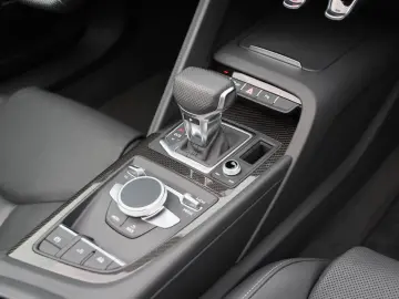 AUDI R8 Spyder V10 qua. performance Carbon UVP  242k€