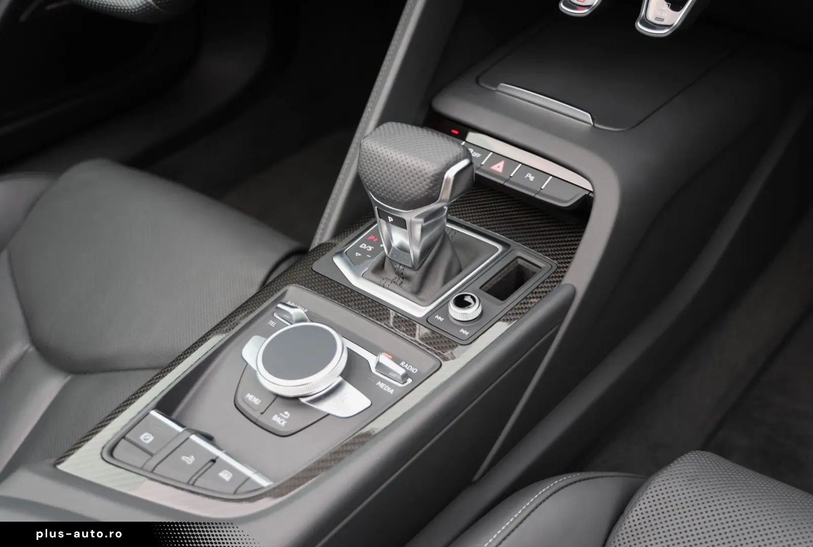 AUDI R8 Spyder V10 qua. performance Carbon UVP  242k€