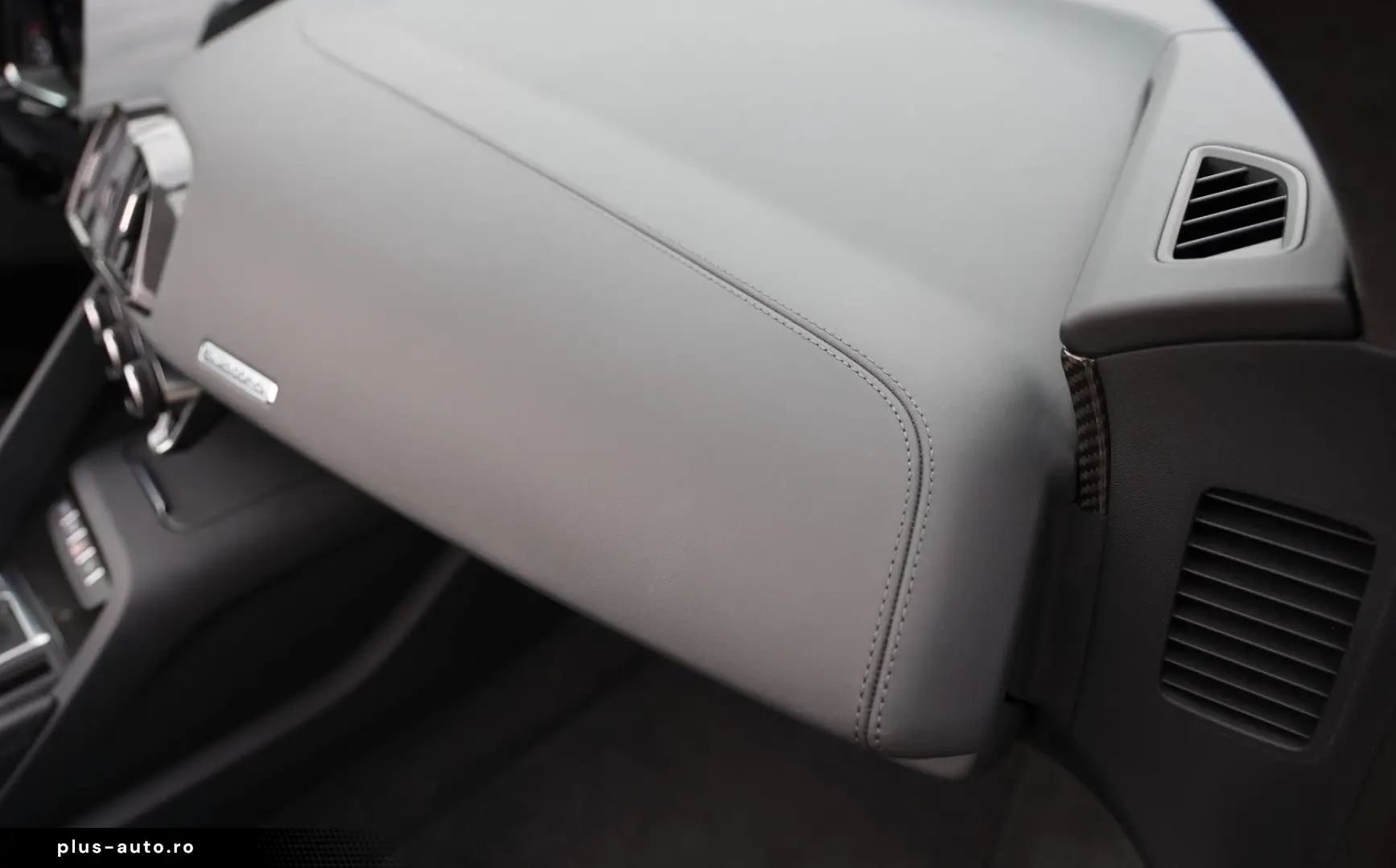 AUDI R8 Spyder V10 qua. performance Carbon UVP  242k€