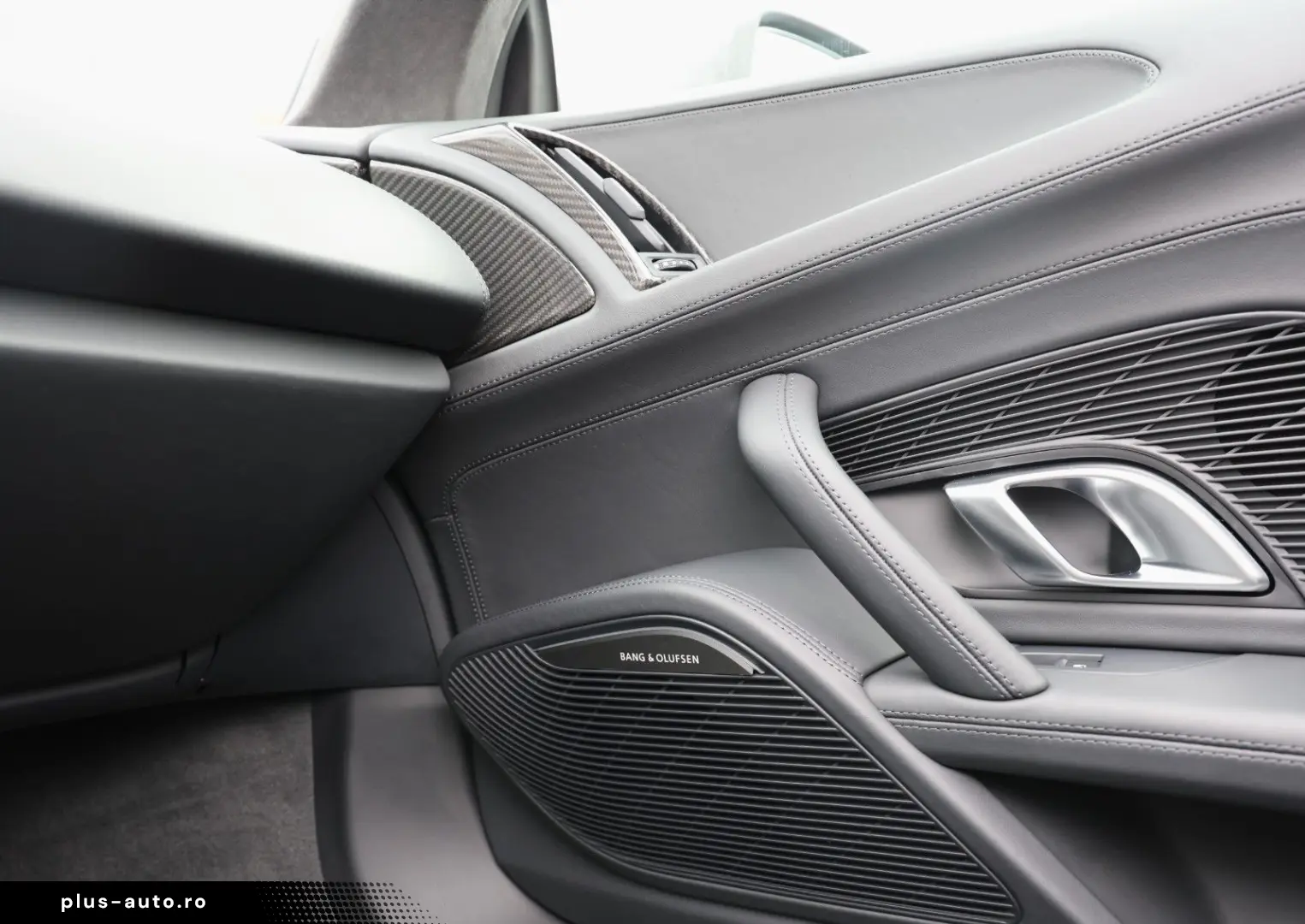 AUDI R8 Spyder V10 qua. performance Carbon UVP  242k€