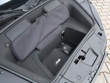 AUDI R8 Spyder V10 qua. performance Carbon UVP  242k€