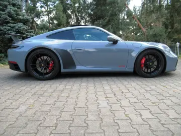 PORSCHE 911 Carrera GTS Coupe aerokit