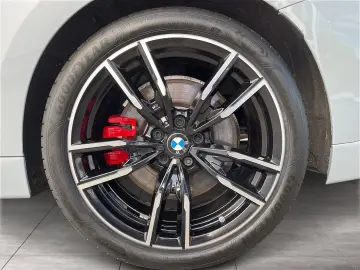BMW M240i xDrive M Sportpaket Pro-Adaptives M Fahrwe