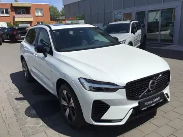 VOLVO XC60 T6 Plus Dark AWD Stdhzg. 360  Cam PanoDach