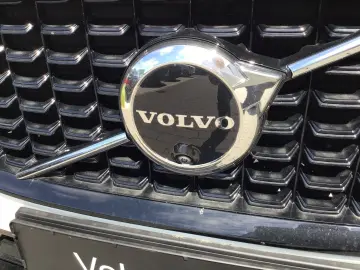 VOLVO XC60 T6 Plus Dark AWD Stdhzg. 360  Cam PanoDach