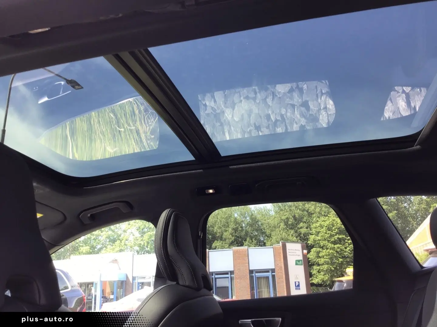 VOLVO XC60 T6 Plus Dark AWD Stdhzg. 360  Cam PanoDach