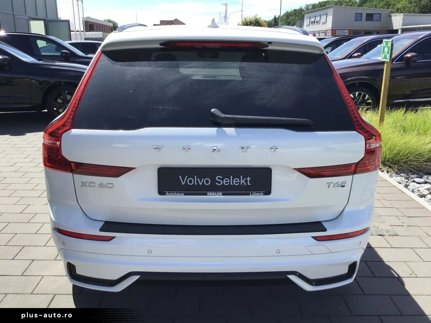 VOLVO XC60 T6 Plus Dark AWD Stdhzg. 360  Cam PanoDach