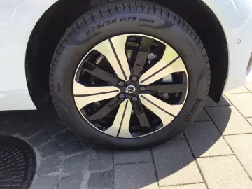 VOLVO XC60 T6 Plus Dark AWD Stdhzg. 360  Cam PanoDach