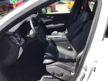 VOLVO XC60 T6 Plus Dark AWD Stdhzg. 360  Cam PanoDach