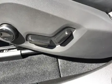 VOLVO XC60 T6 Plus Dark AWD Stdhzg. 360  Cam PanoDach