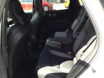 VOLVO XC60 T6 Plus Dark AWD Stdhzg. 360  Cam PanoDach