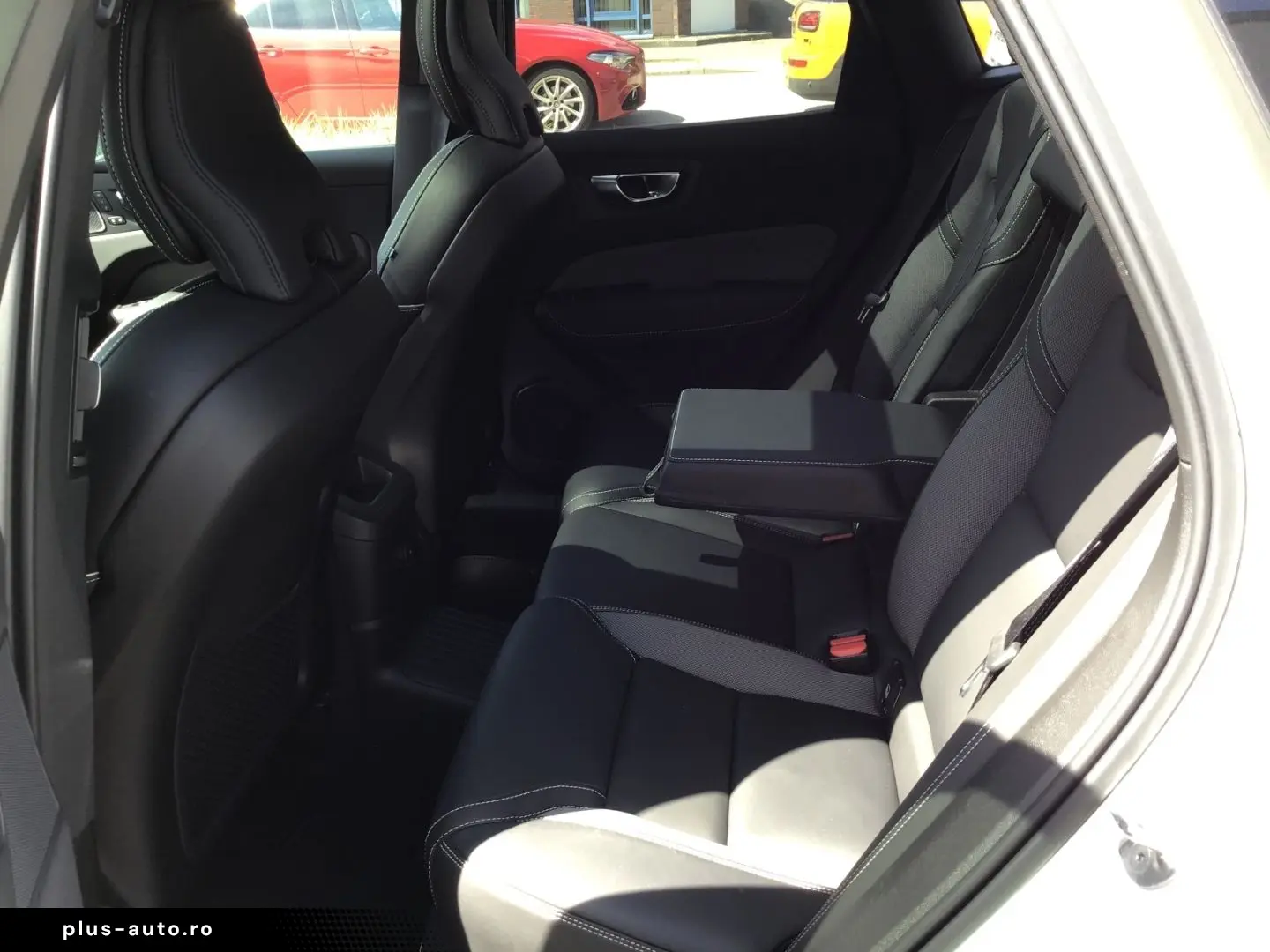 VOLVO XC60 T6 Plus Dark AWD Stdhzg. 360  Cam PanoDach