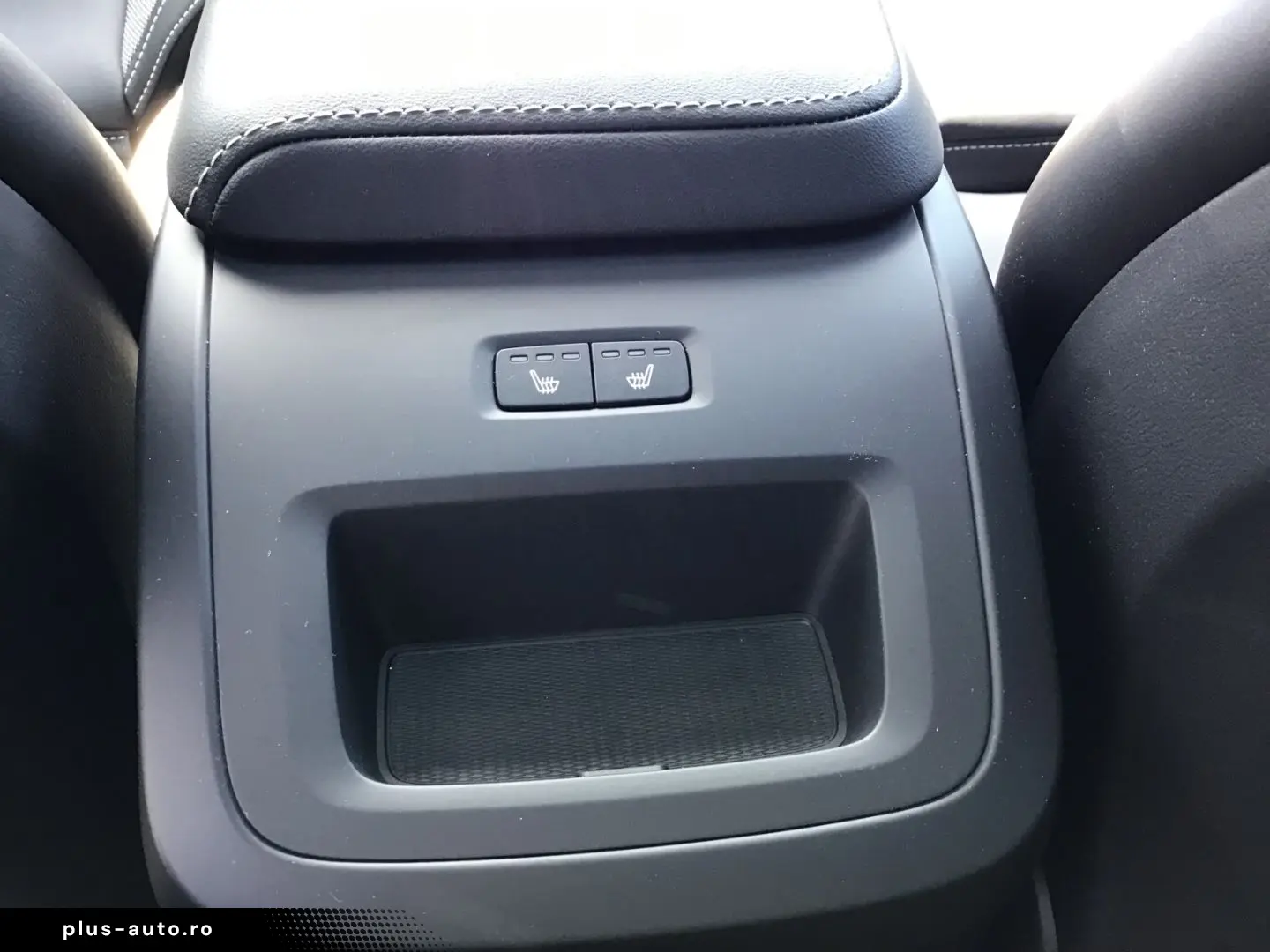 VOLVO XC60 T6 Plus Dark AWD Stdhzg. 360  Cam PanoDach