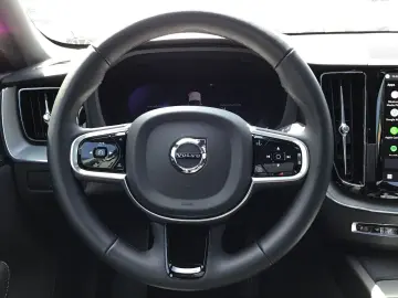 VOLVO XC60 T6 Plus Dark AWD Stdhzg. 360  Cam PanoDach
