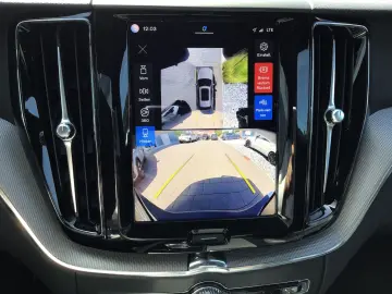 VOLVO XC60 T6 Plus Dark AWD Stdhzg. 360  Cam PanoDach