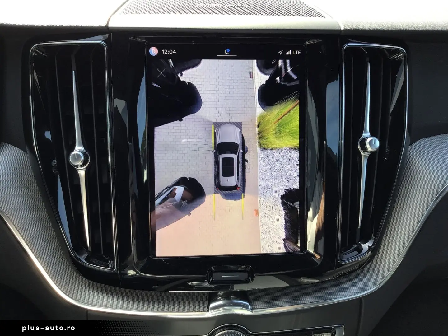 VOLVO XC60 T6 Plus Dark AWD Stdhzg. 360  Cam PanoDach