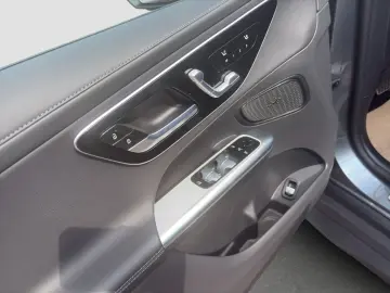 MERCEDES-BENZ GLC 300 4MATIC AMG Line