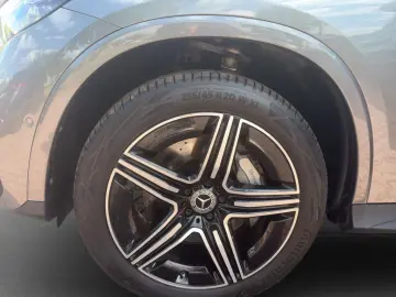 MERCEDES-BENZ GLC 300 4MATIC AMG Line
