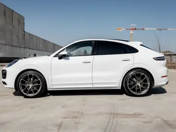 PORSCHE Cayenne Coupe