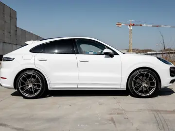 PORSCHE Cayenne Coupe