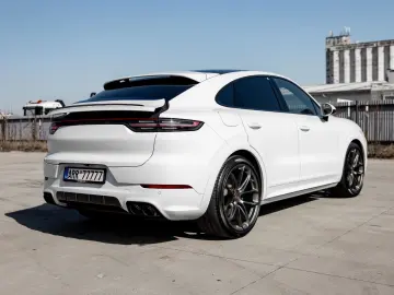 PORSCHE Cayenne Coupe