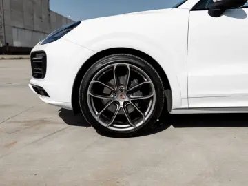 PORSCHE Cayenne Coupe