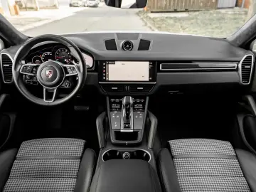 PORSCHE Cayenne Coupe
