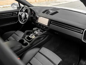PORSCHE Cayenne Coupe
