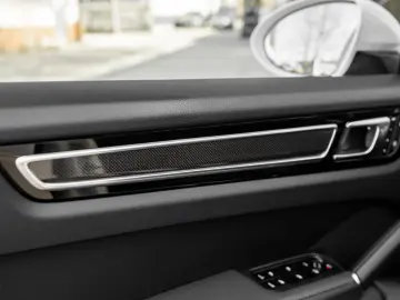 PORSCHE Cayenne Coupe