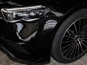 Mercedes-Benz E 220 d AMG MBUX DIG-LED 360 K Pano