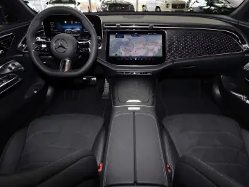 Mercedes-Benz E 220 d AMG MBUX DIG-LED 360 K Pano