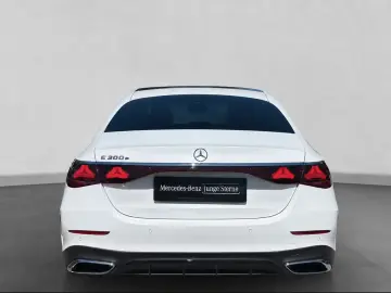 Mercedes-Benz E 300e AMG Pano Superscreen