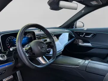Mercedes-Benz E 300e AMG Pano Superscreen