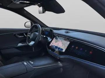 Mercedes-Benz E 300e AMG Pano Superscreen