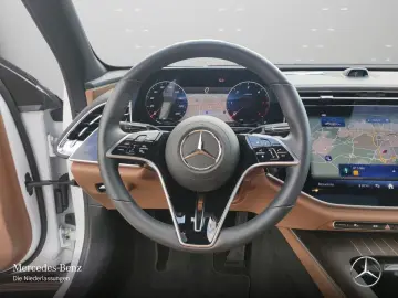 Mercedes-Benz E 220 d EXCLUSIVE Prem  PANO Bur4D