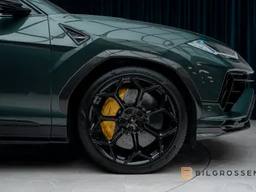 LAMBORGHINI Urus Performante B&O Full Carbon Massage 23