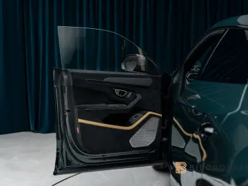 LAMBORGHINI Urus Performante B&O Full Carbon Massage 23