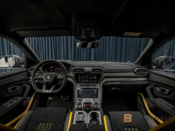 LAMBORGHINI Urus Performante B&O Full Carbon Massage 23