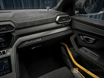 LAMBORGHINI Urus Performante B&O Full Carbon Massage 23