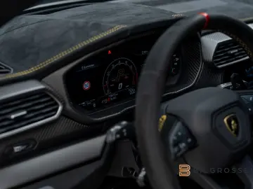 LAMBORGHINI Urus Performante B&O Full Carbon Massage 23