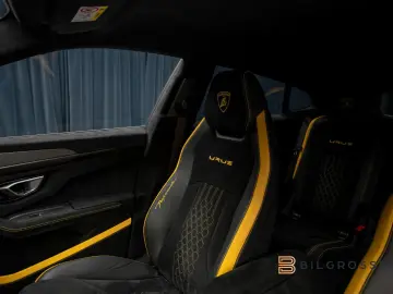 LAMBORGHINI Urus Performante B&O Full Carbon Massage 23