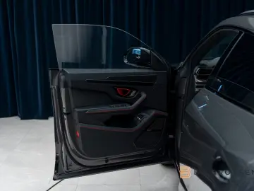 Lamborghini Urus SE Style-P Black Big Carbon Grigio Keres 23