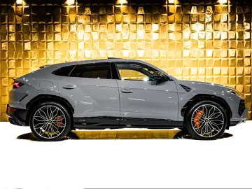 Lamborghini Urus SE - CARBON - LIVRARE RAPIDA!